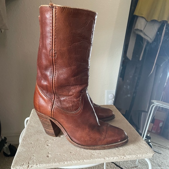 FRYE Vintage Mid-Height Cowboy Boots in Brown Leather - Picture 3 of 14
